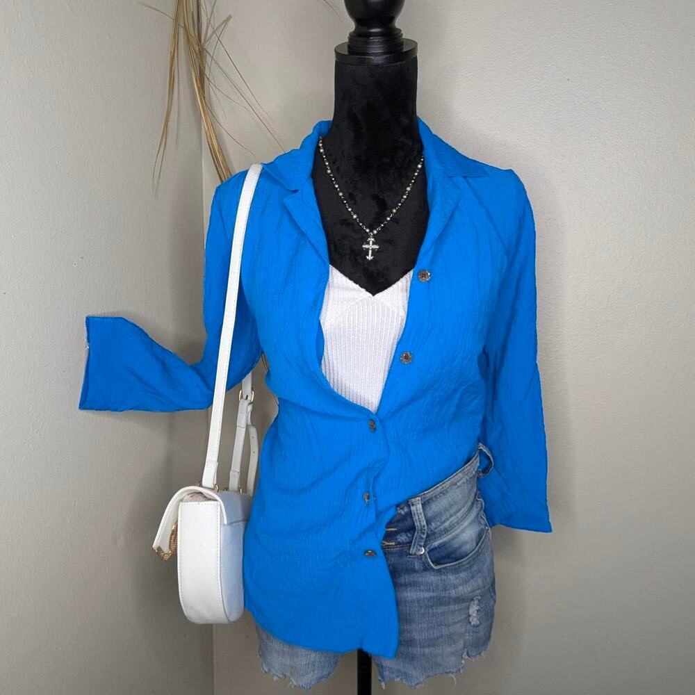 Casual blue button up crinkle blouse